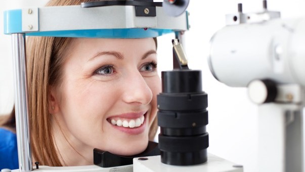 Eye exam South Lakeview on Southport, Chicago